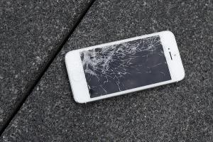 修 iPhone 螢幕不再貴鬆鬆!蘋果原廠開放台灣授權維修 修 iPhone 螢幕不再貴鬆鬆!蘋果原廠開放台灣授權維修