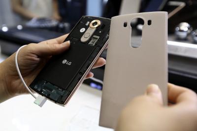 急著搶救 G5 頹勢?LG V20 將於 9 月 6 日發表! 急著搶救 G5 頹勢?LG V20 將於 9 月 6 日發表!
