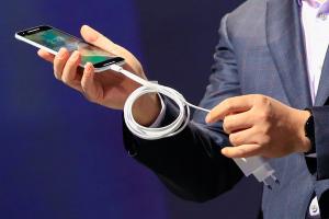 Nexus 5X/6P 充電器有缺陷?可能會從 USB Type-C 線燒毀手機! Nexus 5X/6P 充電器有缺陷?可能會從 USB Type-C 線燒毀手機!