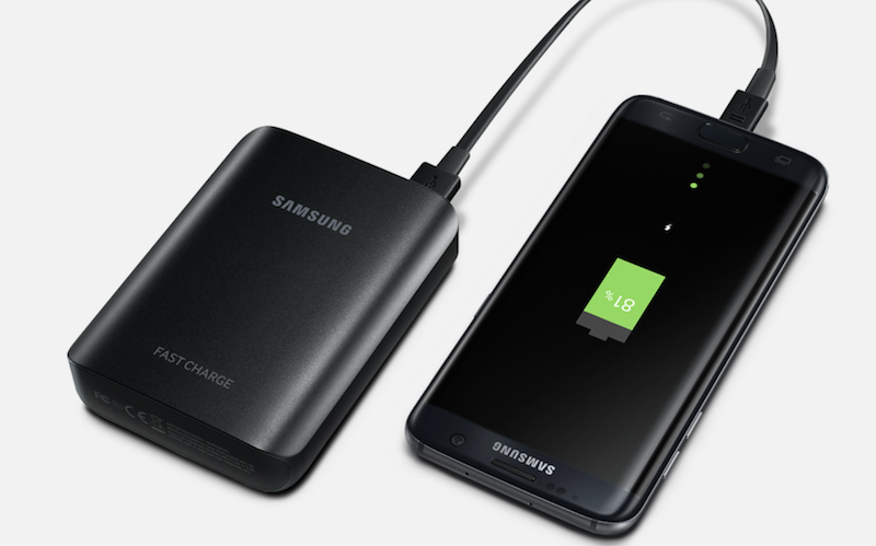 Samsung 也推出了支援 QC 2.0 快速充電的行動電源,但是價格昂貴(圖片來源/擷取自三星官網)