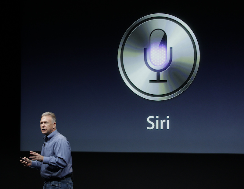 未來蘋果將透過人工智慧與機器學習持續改良 Siri  語音助手的反應與正確率(圖片來源/美聯)