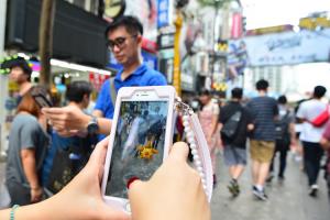 想一整天狂抓 Pokemon？這個手機配件絕對必要！