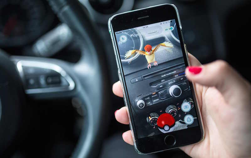 這次更新主要加入了偵測玩家是否在開車時候玩 《Pokémon GO》 的機制(圖片來源/法新)