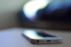 iPhone 抗摔程度大進化? 700 米高空滑落螢幕沒破! iPhone 抗摔程度大進化? 700 米高空滑落螢幕沒破!