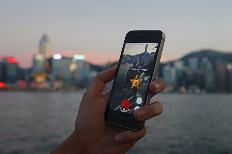 不過較小的 4 吋 iPhone 經典款式仍有許多用戶使用(圖片來源/美聯)