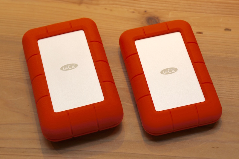 這次 LACIE 在台灣共推 2 款 Rugged 硬碟,個別是主打高速傳輸的 Rugged Thunderbolt(容量 1TB、2TB)以及大容量雙備份的 Rugged RAID(容量 4TB)