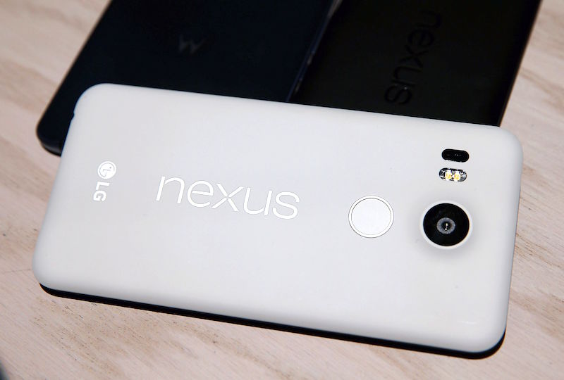 去年推出的 Nexus 5X/6P 將成為末代 Nexus 手機?(圖片來源/彭博)