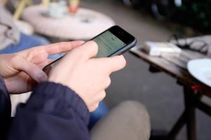 Samsung 再努力也追不上?一窺 iPhone 速度超群的秘密! Samsung 再努力也追不上?一窺 iPhone 速度超群的秘密!