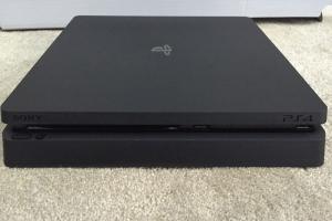 實機照流出!傳 Sony 新 PS4 將更輕更薄! 實機照流出!傳 Sony 新 PS4 將更輕更薄!
