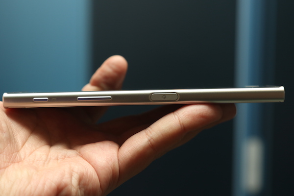 Sony Xperia XZ(記者陳宜豐攝影)