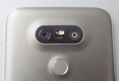 不玩模組化了!LG V20 「側開」新設計登場! 不玩模組化了!LG V20 「側開」新設計登場!