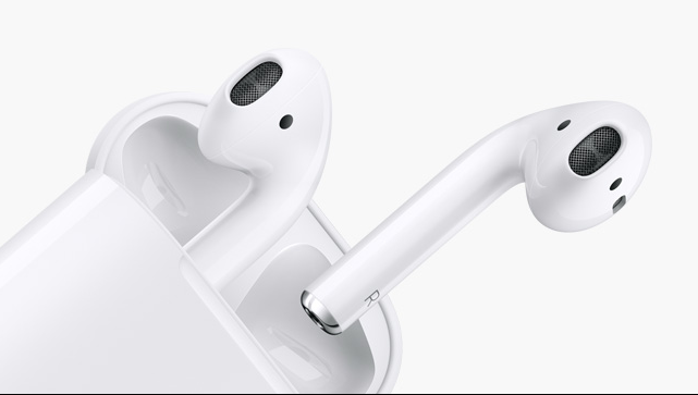 AirPods 是這次 Apple 特別推出的無線耳機（圖／Apple）