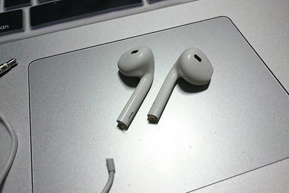 網友認為 AirPods 實在是太貴,還不如自己 DIY!?(圖片來源/CNet)