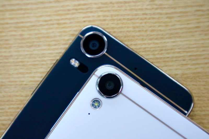 在周邊規格上 HTC 給了這兩款手機中階機以往欠缺的豐富度