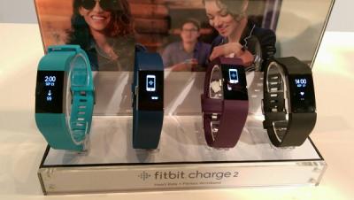 防水能力挑戰 Apple Watch 2！Fitbit 全新手環在台發表！