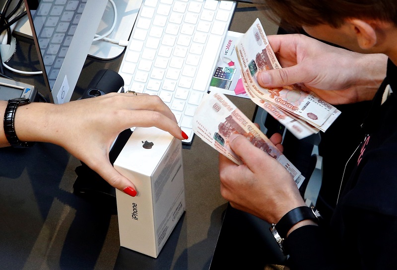 Apple 今年選擇不公布 iPhone 7 的首周銷量(圖/路透社)