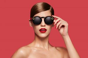 比 Google Glass 還厲害?Snapchat 推平價智慧眼鏡! 比 Google Glass 還厲害?Snapchat 推平價智慧眼鏡!