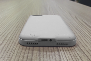 Lightning 轉接器太難用?這款配件能找回 iPhone 7 耳機孔! Lightning 轉接器太難用?這款配件能找回 iPhone 7 耳機孔!