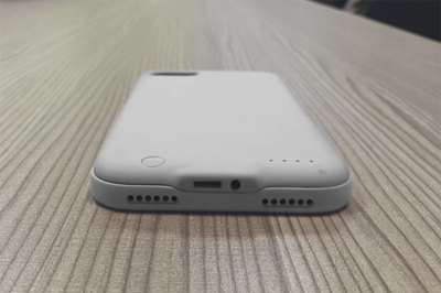 Lightning 轉接器太難用?這款配件能找回 iPhone 7 耳機孔! Lightning 轉接器太難用?這款配件能找回 iPhone 7 耳機孔!