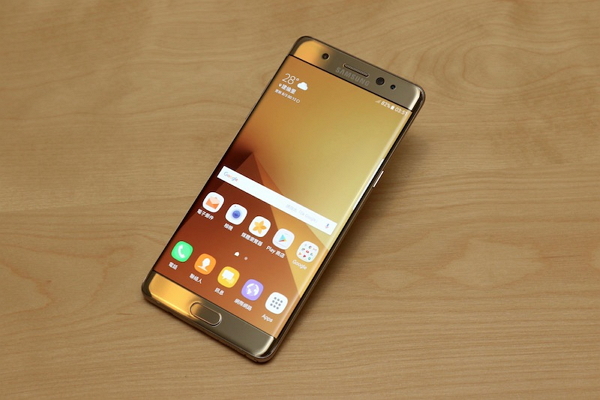 Galaxy Note 7 是 8 月時台灣最熱銷的機種(圖/記者陳宜豐拍攝)