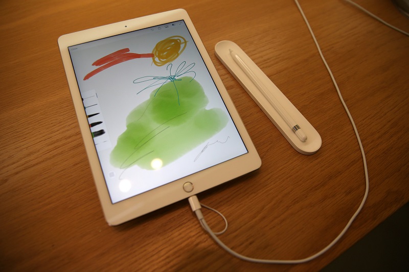 消息指出，2017 年 iPad 將推出三款 iPad Pro 新品（圖／路透社）