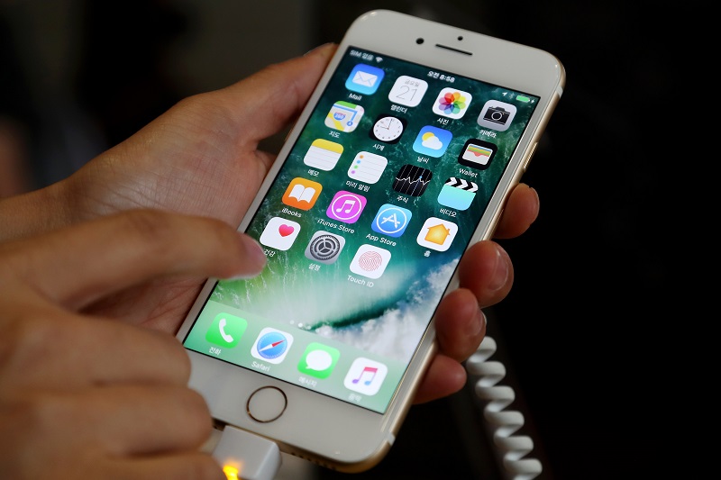 iPhone 7 的助力可能要到第 4 季才會顯現(圖/彭博社)