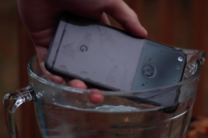 防水防塵 IP53 也很厲害?Google Pixel 防水力比想像得強! 防水防塵 IP53 也很厲害?Google Pixel 防水力比想像得強!