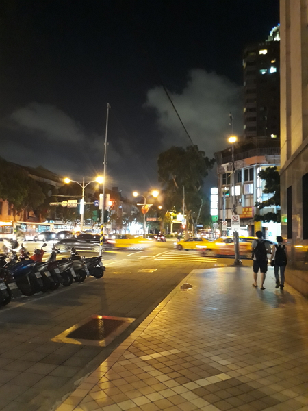 開啟夜間模式的拍攝效果