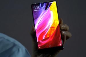 幾乎無邊框！全陶瓷機身的小米 MIX 太令人驚艷！