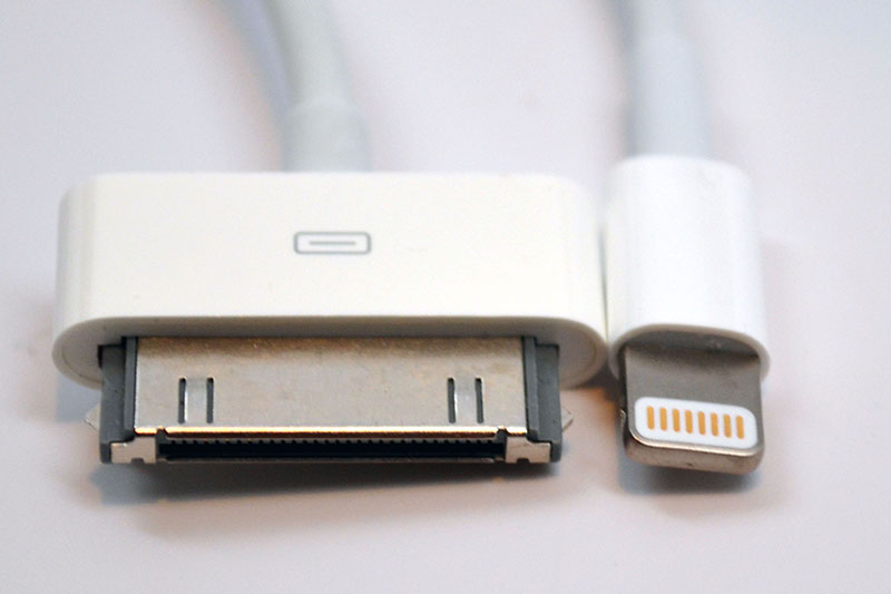 以前曾是 Apple 的經典設計之一 30pin 傳輸阜。（圖片來源／Mike Trask）