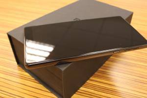 90% 螢幕佔比的脆弱？小米 MIX 首摔悲劇發生！