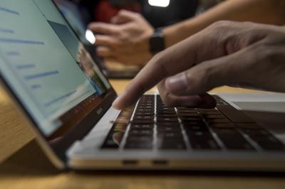 連工程師都不禁抱怨，新 Macbook Pro 有 3 大問題！