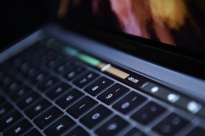 誰說 Touch Bar 沒啥用？15 種應用方式在此！