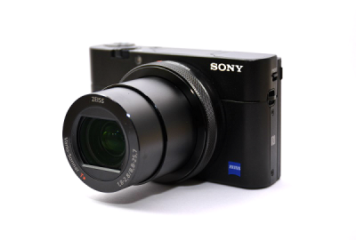 最強隨身相機?Sony RX100 V 用 4 種極速定義旗艦! 最強隨身相機?Sony RX100 V 用 4 種極速定義旗艦!