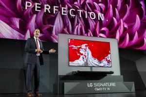 薄得像壁紙?LG 推出新 OLED 4K 電視「W」! 薄得像壁紙?LG 推出新 OLED 4K 電視「W」!