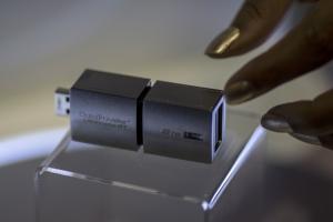 Kingston 的驚人之舉,CES 展上發表「2TB 隨身碟」! Kingston 的驚人之舉,CES 展上發表「2TB 隨身碟」!