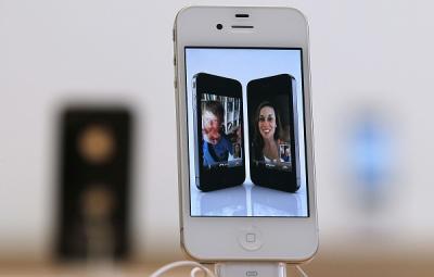 手機零件洩密,Apple 真的想讓 iPhone 8 復刻 iPhone 4 設計! 手機零件洩密,Apple 真的想讓 iPhone 8 復刻 iPhone 4 設計!