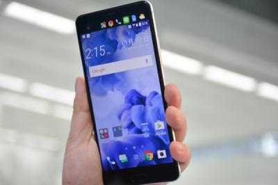 絕對不是抄 V20,HTC 讓 U Ultra 用了更厲害的雙螢幕! 絕對不是抄 V20,HTC 讓 U Ultra 用了更厲害的雙螢幕!