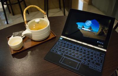 無按鍵的鍵盤體驗,Yoga Book  2 合 1 筆電實測! 無按鍵的鍵盤體驗,Yoga Book  2 合 1 筆電實測!