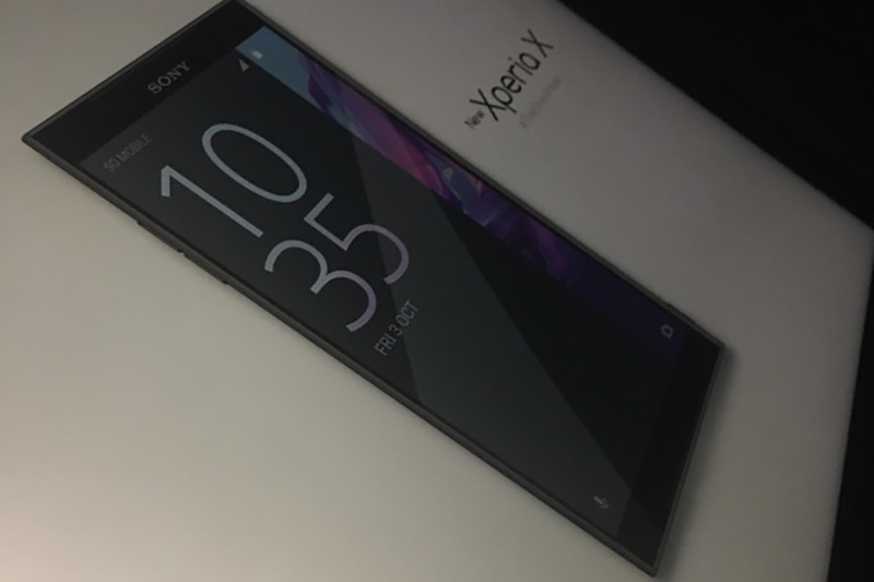 先前曝光的 Xperia 手機諜照(圖/Phone Arena)