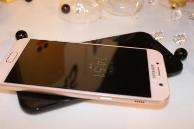 導入旗艦規格的中階機好用嗎?三星 Galaxy A7 動手玩! 導入旗艦規格的中階機好用嗎?三星 Galaxy A7 動手玩!
