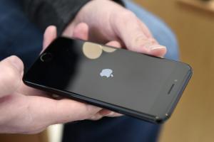 比賣 iPhone 更重要?Apple 將未來賭在這「18%」上! 比賣 iPhone 更重要?Apple 將未來賭在這「18%」上!