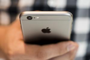 替 iPhone 6s 換電池很花錢？Apple 部分成本曝光！