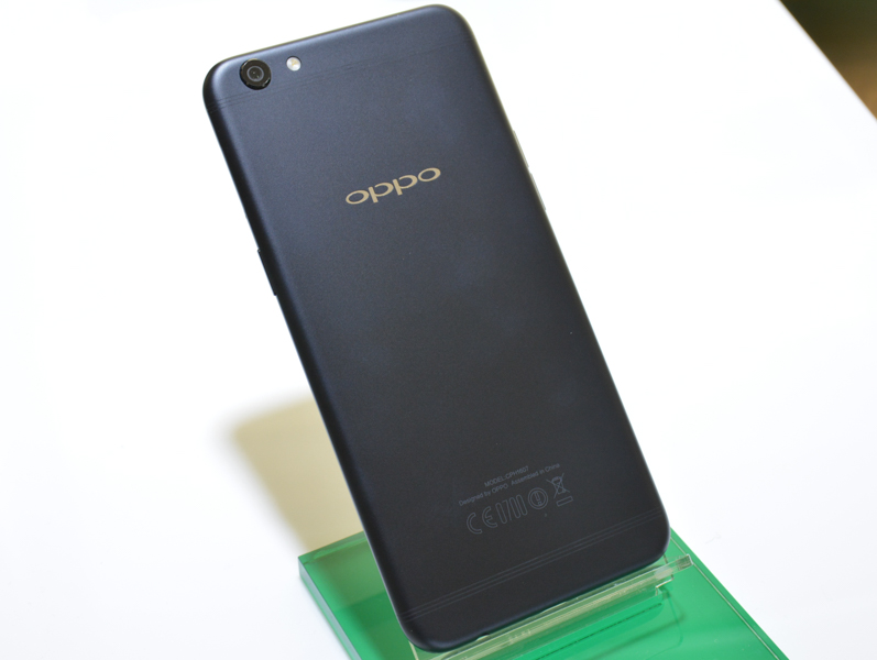 OPPO R9s（圖／記者譚偉晟攝）