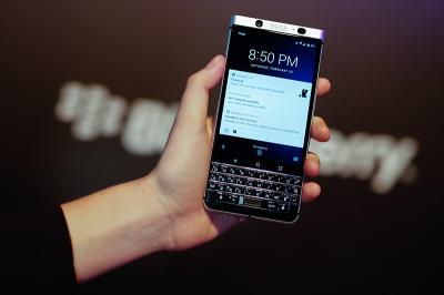 黑莓新機 KEYone 的一大特色,能挑戰 iPhone 7、Galaxy S7? 黑莓新機 KEYone 的一大特色,能挑戰 iPhone 7、Galaxy S7?