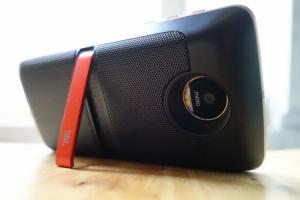 Moto Z 同步進化中!Lenovo 公布 5 款新模組! Moto Z 同步進化中!Lenovo 公布 5 款新模組!