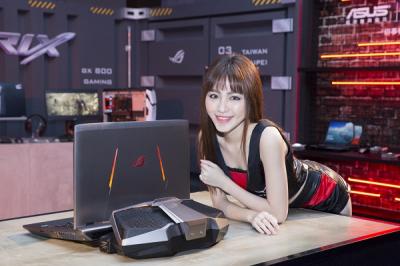 水冷系統再升級,Asus 在台推出 ROG GX800 電競筆電! 水冷系統再升級,Asus 在台推出 ROG GX800 電競筆電!