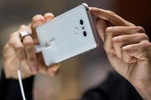LG G6 拆解出爐!耐摔結構有 4 大特點? LG G6 拆解出爐!耐摔結構有 4 大特點?