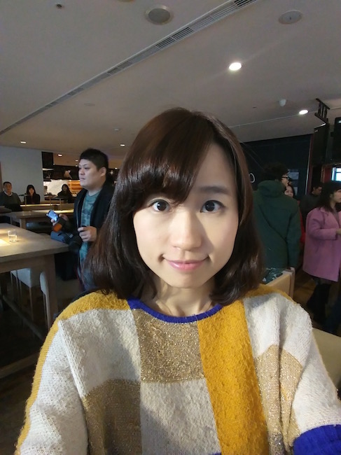 開啟廣角鏡頭的自拍效果（記者劉季清攝）