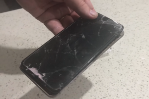 【影片】iPhone 6s Plus 還是爆不停?炸毀過程被完整拍下! 【影片】iPhone 6s Plus 還是爆不停?炸毀過程被完整拍下!